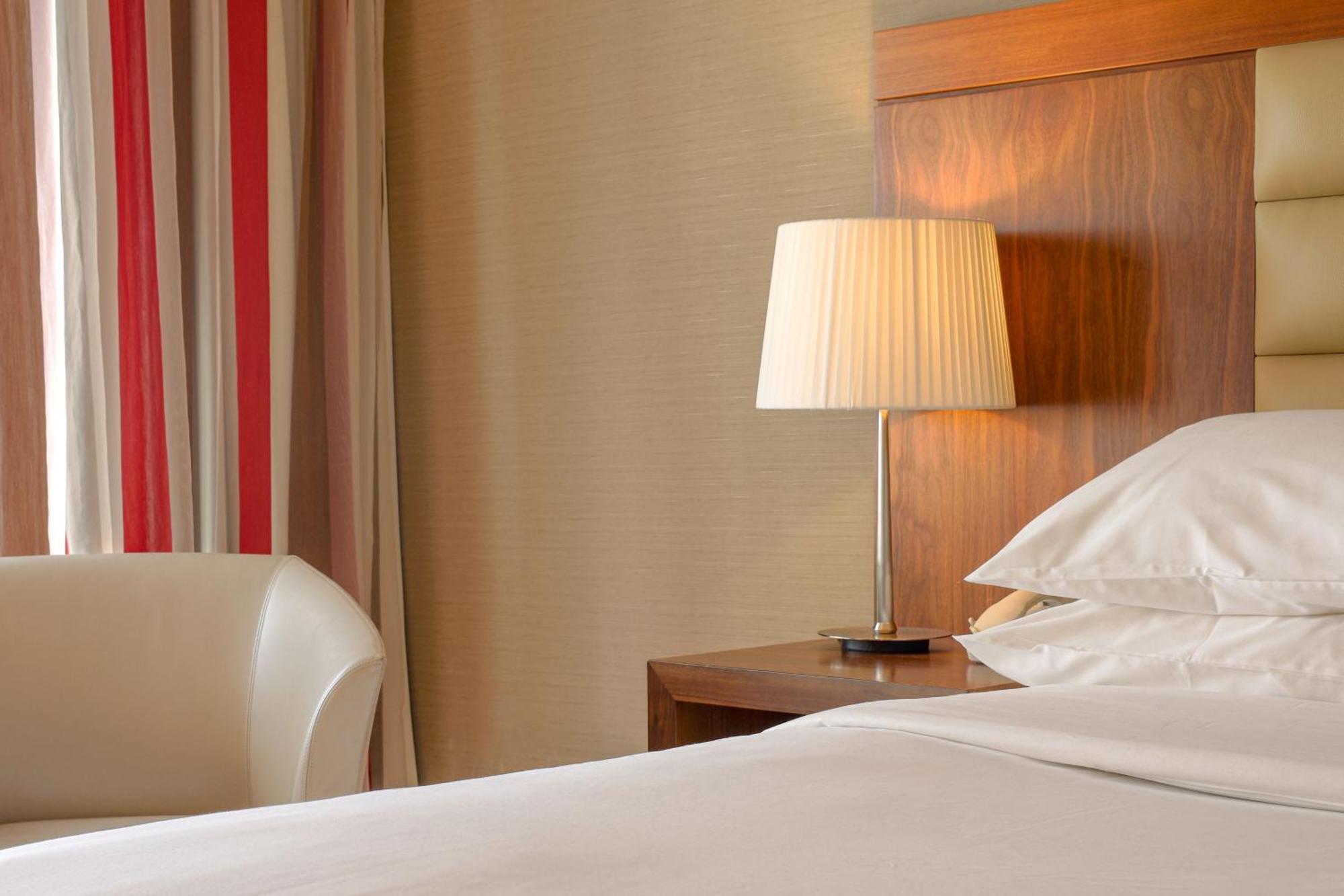 Sheraton Athlone Hotel Ngoại thất bức ảnh